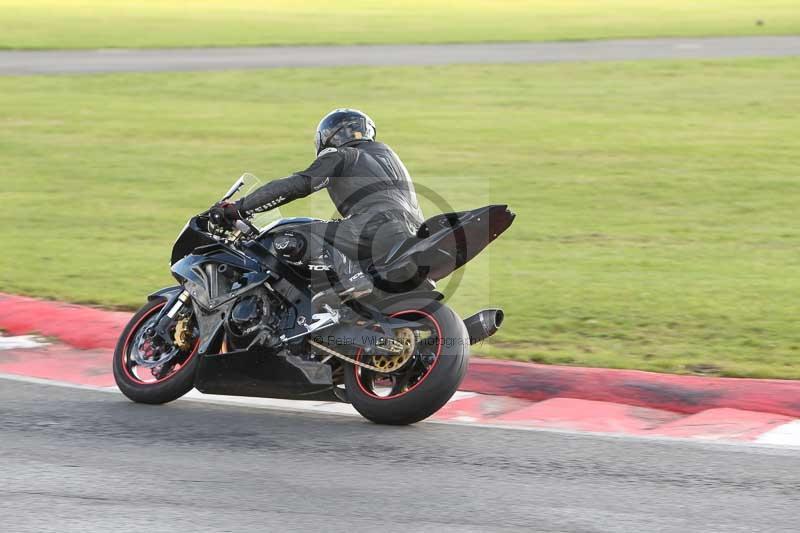 Motorcycle action photographs;Trackday digital images;event digital images;eventdigitalimages;no limits trackday;peter wileman photography;snetterton;snetterton circuit norfolk;snetterton photographs;trackday;trackday photos
