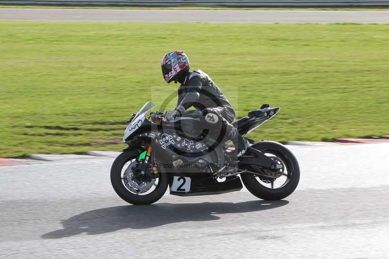 Motorcycle action photographs;Trackday digital images;event digital images;eventdigitalimages;no limits trackday;peter wileman photography;snetterton;snetterton circuit norfolk;snetterton photographs;trackday;trackday photos