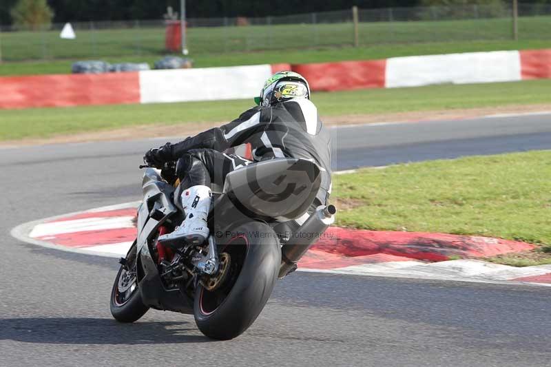 Motorcycle action photographs;Trackday digital images;event digital images;eventdigitalimages;no limits trackday;peter wileman photography;snetterton;snetterton circuit norfolk;snetterton photographs;trackday;trackday photos