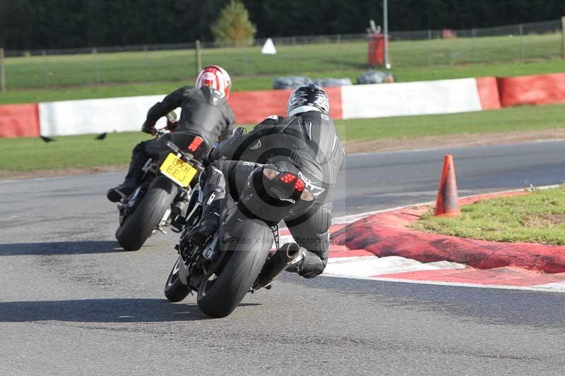 Motorcycle action photographs;Trackday digital images;event digital images;eventdigitalimages;no limits trackday;peter wileman photography;snetterton;snetterton circuit norfolk;snetterton photographs;trackday;trackday photos