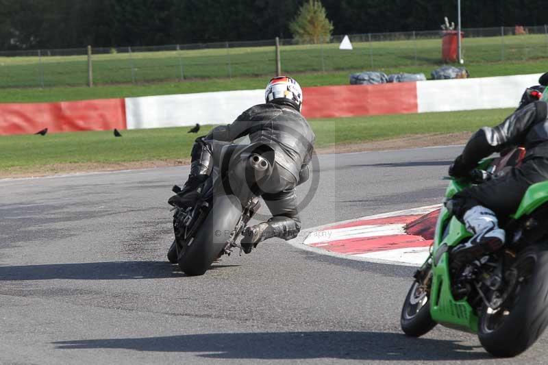 Motorcycle action photographs;Trackday digital images;event digital images;eventdigitalimages;no limits trackday;peter wileman photography;snetterton;snetterton circuit norfolk;snetterton photographs;trackday;trackday photos