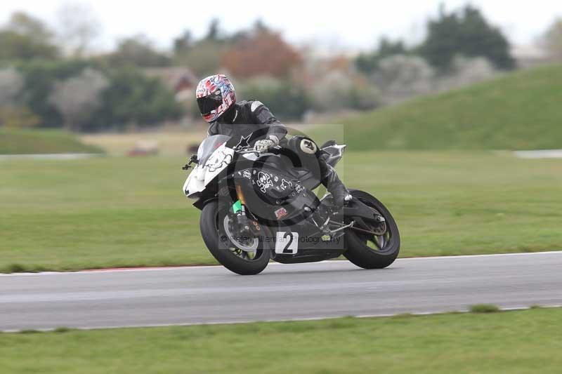 Motorcycle action photographs;Trackday digital images;event digital images;eventdigitalimages;no limits trackday;peter wileman photography;snetterton;snetterton circuit norfolk;snetterton photographs;trackday;trackday photos