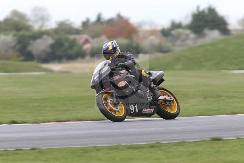 Motorcycle action photographs;Trackday digital images;event digital images;eventdigitalimages;no limits trackday;peter wileman photography;snetterton;snetterton circuit norfolk;snetterton photographs;trackday;trackday photos