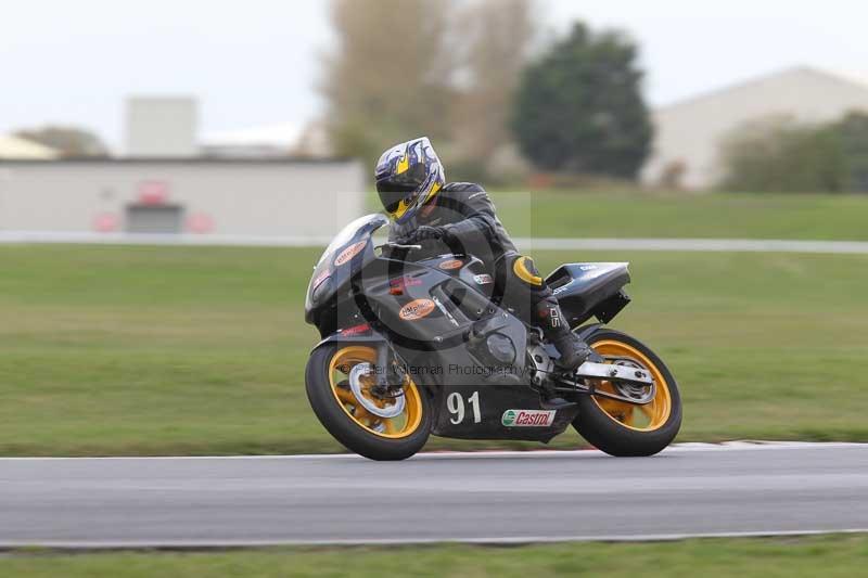 Motorcycle action photographs;Trackday digital images;event digital images;eventdigitalimages;no limits trackday;peter wileman photography;snetterton;snetterton circuit norfolk;snetterton photographs;trackday;trackday photos