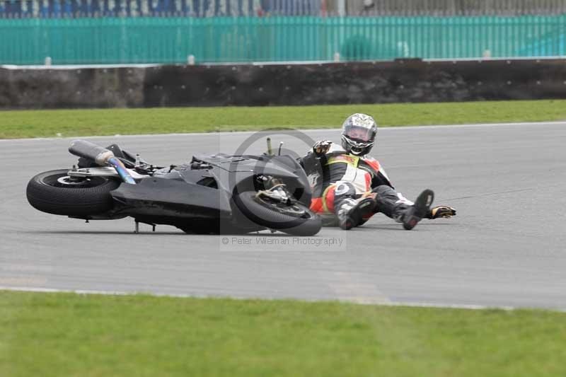 Motorcycle action photographs;Trackday digital images;event digital images;eventdigitalimages;no limits trackday;peter wileman photography;snetterton;snetterton circuit norfolk;snetterton photographs;trackday;trackday photos