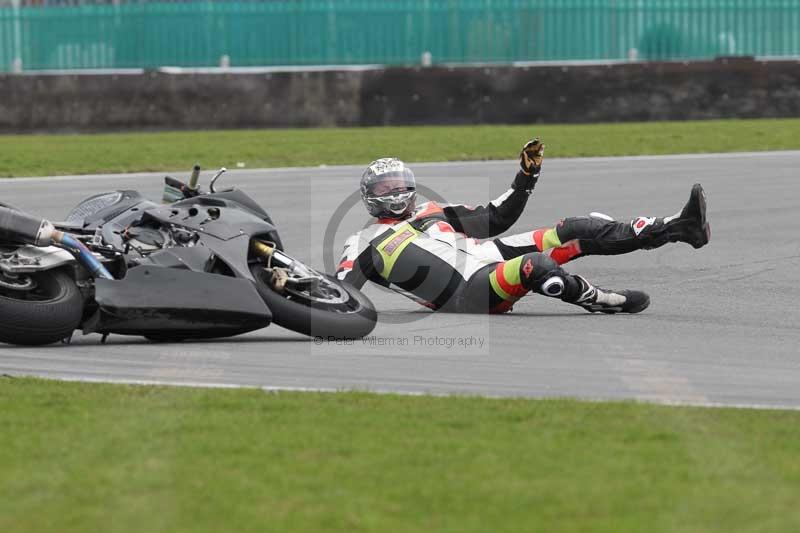 Motorcycle action photographs;Trackday digital images;event digital images;eventdigitalimages;no limits trackday;peter wileman photography;snetterton;snetterton circuit norfolk;snetterton photographs;trackday;trackday photos