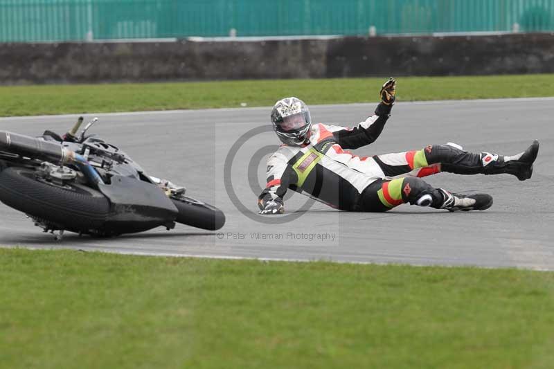 Motorcycle action photographs;Trackday digital images;event digital images;eventdigitalimages;no limits trackday;peter wileman photography;snetterton;snetterton circuit norfolk;snetterton photographs;trackday;trackday photos