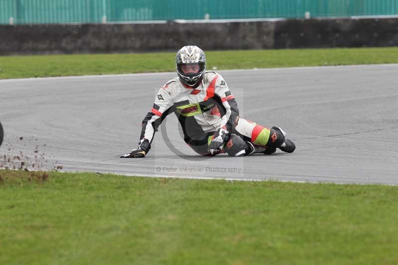 Motorcycle action photographs;Trackday digital images;event digital images;eventdigitalimages;no limits trackday;peter wileman photography;snetterton;snetterton circuit norfolk;snetterton photographs;trackday;trackday photos