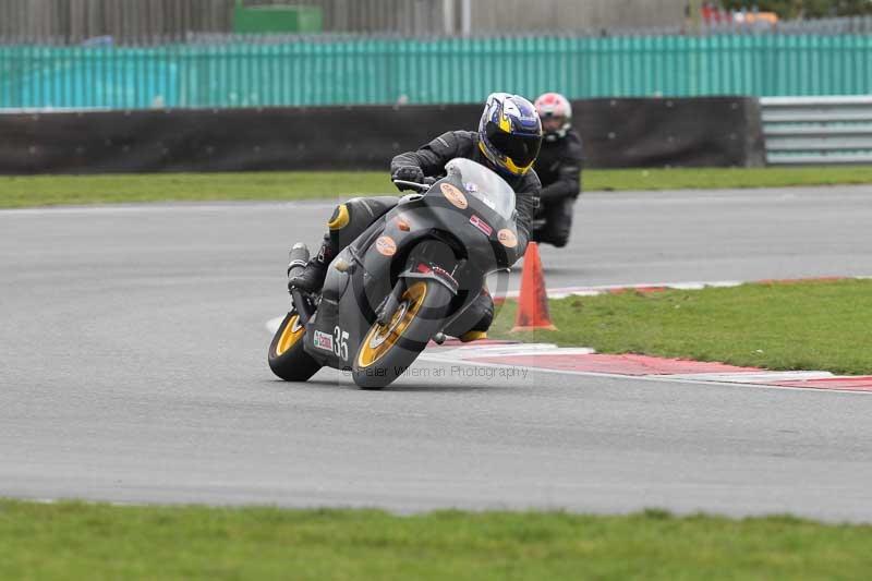 Motorcycle action photographs;Trackday digital images;event digital images;eventdigitalimages;no limits trackday;peter wileman photography;snetterton;snetterton circuit norfolk;snetterton photographs;trackday;trackday photos