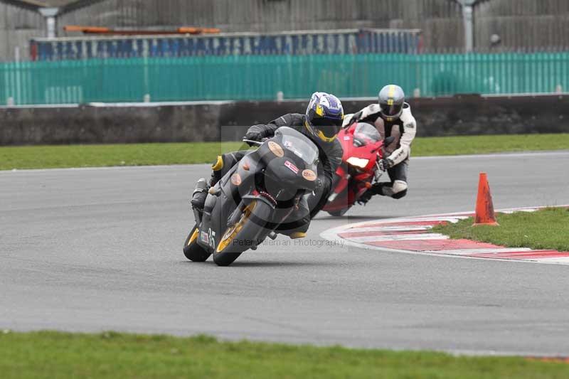 Motorcycle action photographs;Trackday digital images;event digital images;eventdigitalimages;no limits trackday;peter wileman photography;snetterton;snetterton circuit norfolk;snetterton photographs;trackday;trackday photos