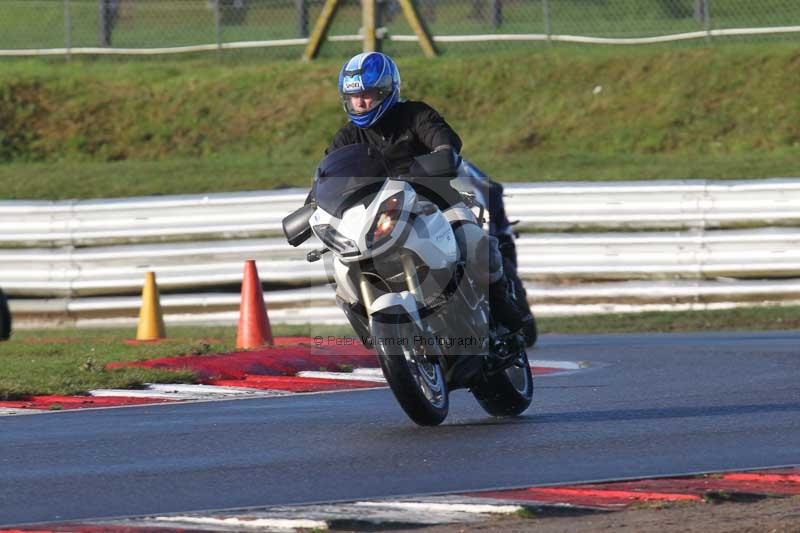 Motorcycle action photographs;Trackday digital images;event digital images;eventdigitalimages;no limits trackday;peter wileman photography;snetterton;snetterton circuit norfolk;snetterton photographs;trackday;trackday photos