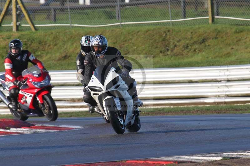 Motorcycle action photographs;Trackday digital images;event digital images;eventdigitalimages;no limits trackday;peter wileman photography;snetterton;snetterton circuit norfolk;snetterton photographs;trackday;trackday photos