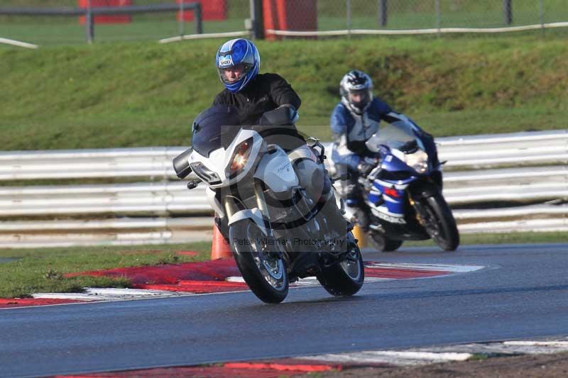Motorcycle action photographs;Trackday digital images;event digital images;eventdigitalimages;no limits trackday;peter wileman photography;snetterton;snetterton circuit norfolk;snetterton photographs;trackday;trackday photos
