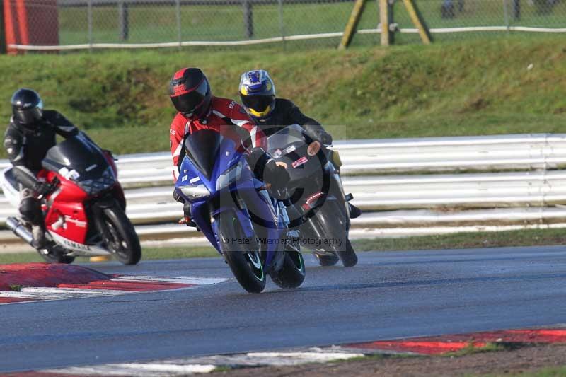 Motorcycle action photographs;Trackday digital images;event digital images;eventdigitalimages;no limits trackday;peter wileman photography;snetterton;snetterton circuit norfolk;snetterton photographs;trackday;trackday photos