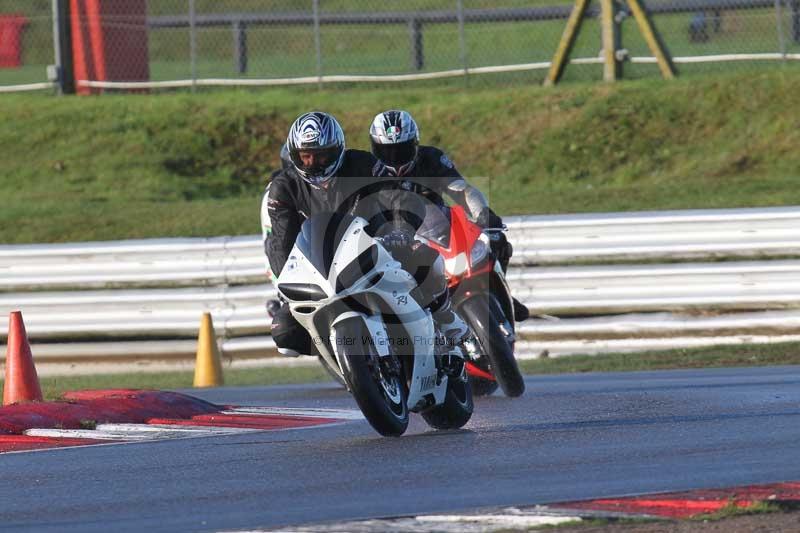 Motorcycle action photographs;Trackday digital images;event digital images;eventdigitalimages;no limits trackday;peter wileman photography;snetterton;snetterton circuit norfolk;snetterton photographs;trackday;trackday photos
