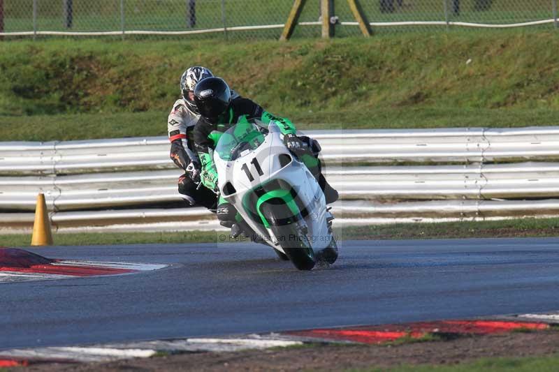 Motorcycle action photographs;Trackday digital images;event digital images;eventdigitalimages;no limits trackday;peter wileman photography;snetterton;snetterton circuit norfolk;snetterton photographs;trackday;trackday photos