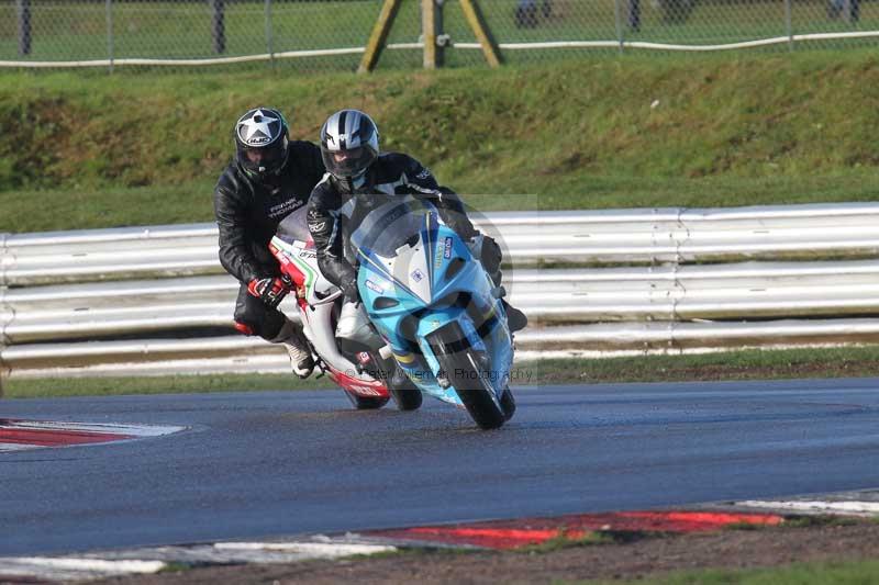 Motorcycle action photographs;Trackday digital images;event digital images;eventdigitalimages;no limits trackday;peter wileman photography;snetterton;snetterton circuit norfolk;snetterton photographs;trackday;trackday photos