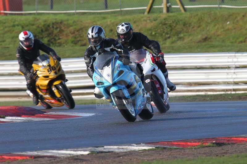 Motorcycle action photographs;Trackday digital images;event digital images;eventdigitalimages;no limits trackday;peter wileman photography;snetterton;snetterton circuit norfolk;snetterton photographs;trackday;trackday photos