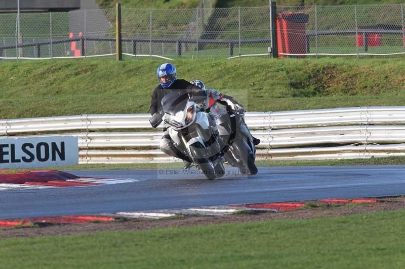 Motorcycle action photographs;Trackday digital images;event digital images;eventdigitalimages;no limits trackday;peter wileman photography;snetterton;snetterton circuit norfolk;snetterton photographs;trackday;trackday photos