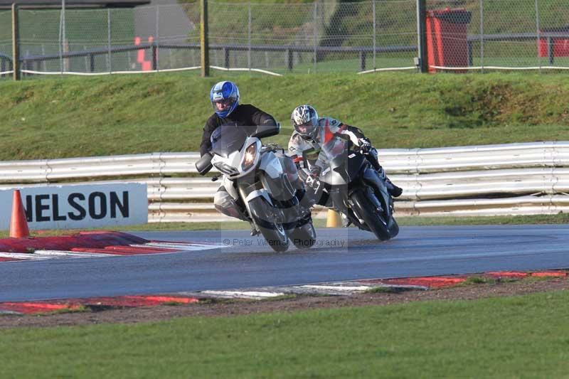 Motorcycle action photographs;Trackday digital images;event digital images;eventdigitalimages;no limits trackday;peter wileman photography;snetterton;snetterton circuit norfolk;snetterton photographs;trackday;trackday photos