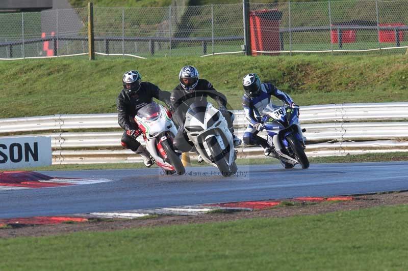 Motorcycle action photographs;Trackday digital images;event digital images;eventdigitalimages;no limits trackday;peter wileman photography;snetterton;snetterton circuit norfolk;snetterton photographs;trackday;trackday photos