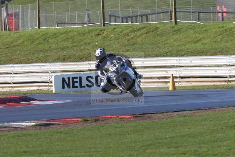 Motorcycle action photographs;Trackday digital images;event digital images;eventdigitalimages;no limits trackday;peter wileman photography;snetterton;snetterton circuit norfolk;snetterton photographs;trackday;trackday photos