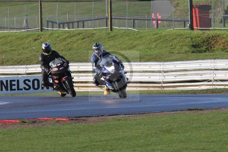 Motorcycle action photographs;Trackday digital images;event digital images;eventdigitalimages;no limits trackday;peter wileman photography;snetterton;snetterton circuit norfolk;snetterton photographs;trackday;trackday photos
