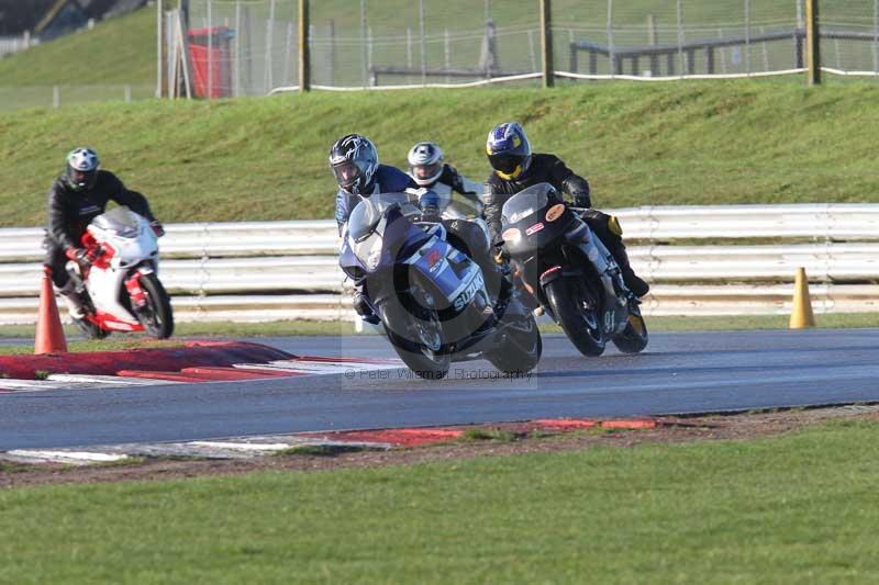 Motorcycle action photographs;Trackday digital images;event digital images;eventdigitalimages;no limits trackday;peter wileman photography;snetterton;snetterton circuit norfolk;snetterton photographs;trackday;trackday photos