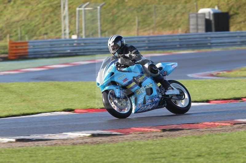 Motorcycle action photographs;Trackday digital images;event digital images;eventdigitalimages;no limits trackday;peter wileman photography;snetterton;snetterton circuit norfolk;snetterton photographs;trackday;trackday photos