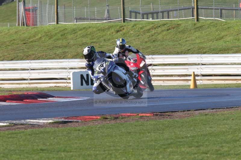 Motorcycle action photographs;Trackday digital images;event digital images;eventdigitalimages;no limits trackday;peter wileman photography;snetterton;snetterton circuit norfolk;snetterton photographs;trackday;trackday photos
