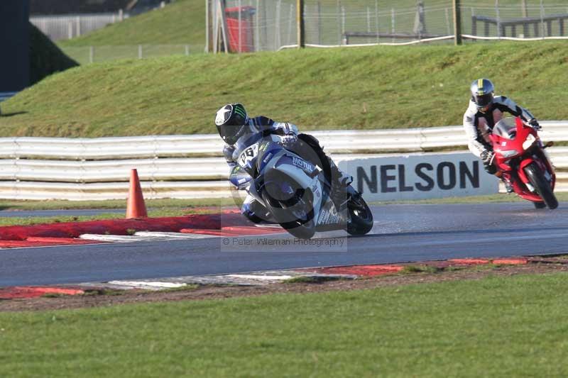Motorcycle action photographs;Trackday digital images;event digital images;eventdigitalimages;no limits trackday;peter wileman photography;snetterton;snetterton circuit norfolk;snetterton photographs;trackday;trackday photos