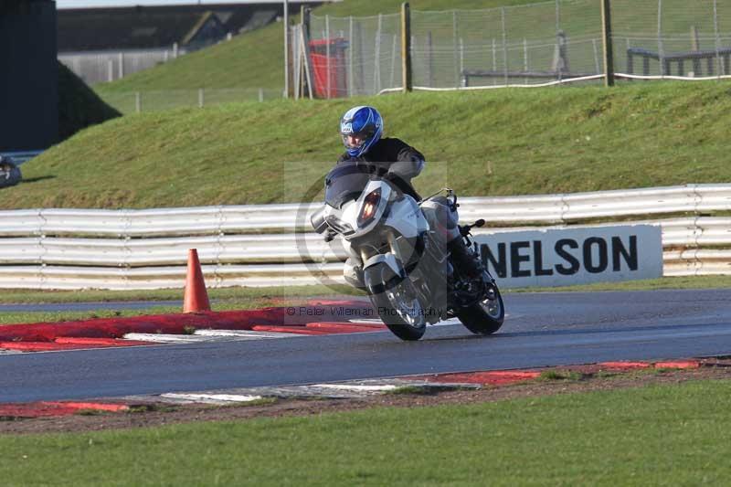 Motorcycle action photographs;Trackday digital images;event digital images;eventdigitalimages;no limits trackday;peter wileman photography;snetterton;snetterton circuit norfolk;snetterton photographs;trackday;trackday photos
