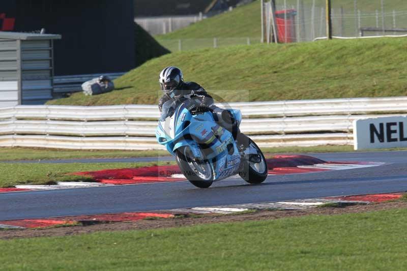 Motorcycle action photographs;Trackday digital images;event digital images;eventdigitalimages;no limits trackday;peter wileman photography;snetterton;snetterton circuit norfolk;snetterton photographs;trackday;trackday photos