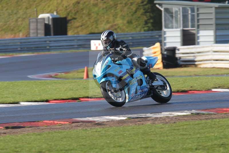 Motorcycle action photographs;Trackday digital images;event digital images;eventdigitalimages;no limits trackday;peter wileman photography;snetterton;snetterton circuit norfolk;snetterton photographs;trackday;trackday photos