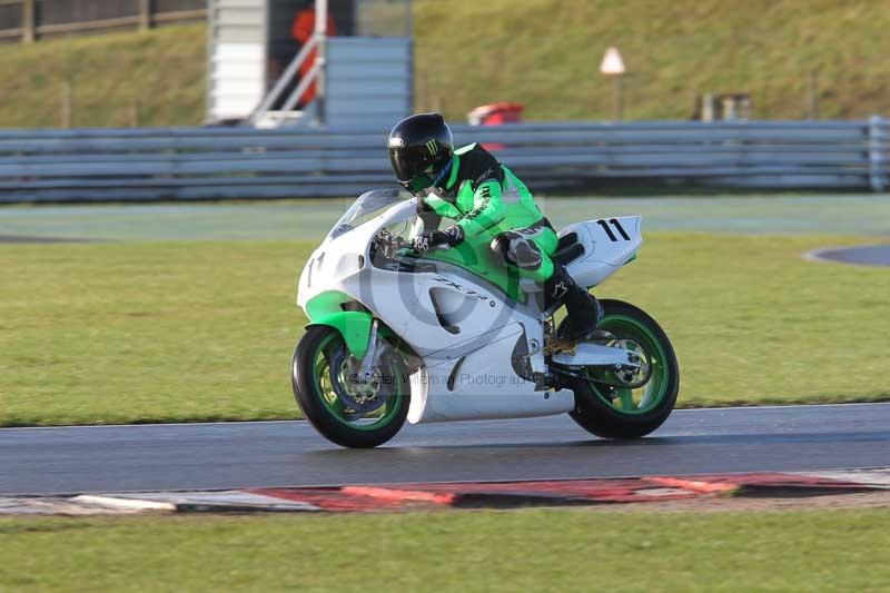 Motorcycle action photographs;Trackday digital images;event digital images;eventdigitalimages;no limits trackday;peter wileman photography;snetterton;snetterton circuit norfolk;snetterton photographs;trackday;trackday photos