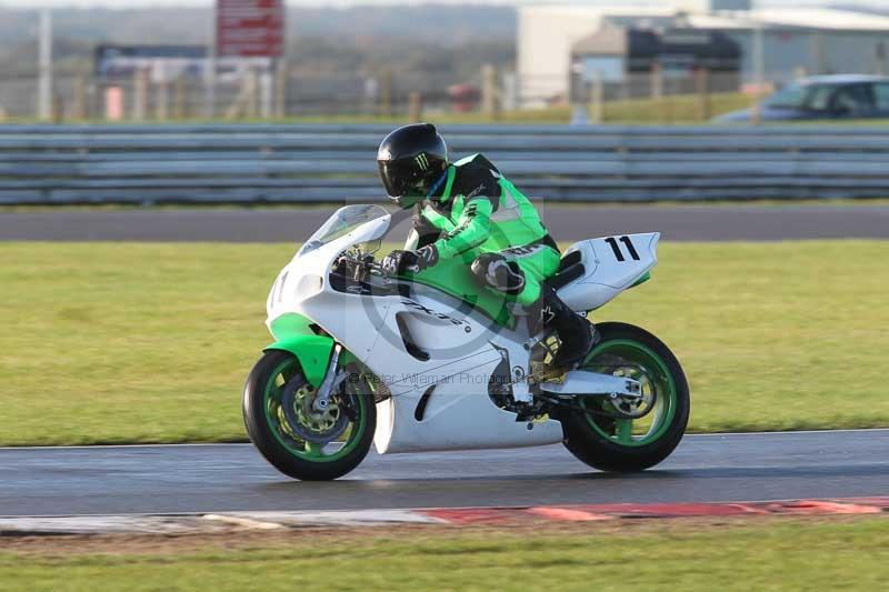 Motorcycle action photographs;Trackday digital images;event digital images;eventdigitalimages;no limits trackday;peter wileman photography;snetterton;snetterton circuit norfolk;snetterton photographs;trackday;trackday photos