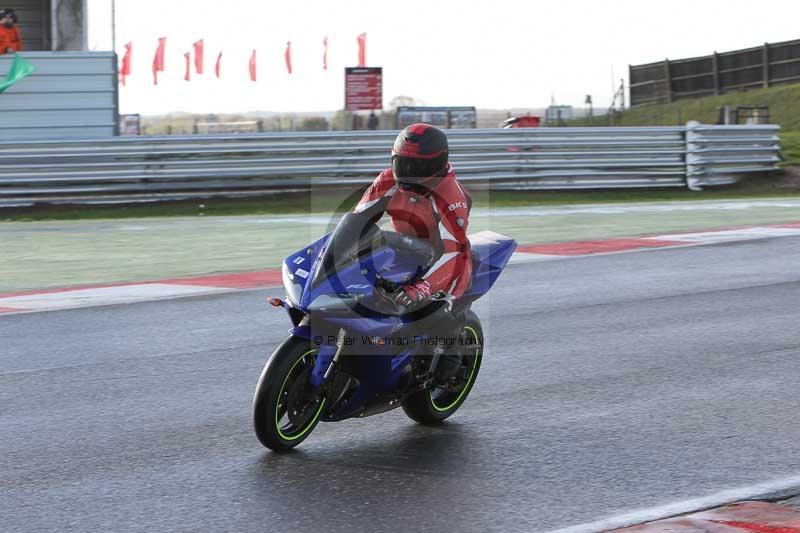 Motorcycle action photographs;Trackday digital images;event digital images;eventdigitalimages;no limits trackday;peter wileman photography;snetterton;snetterton circuit norfolk;snetterton photographs;trackday;trackday photos