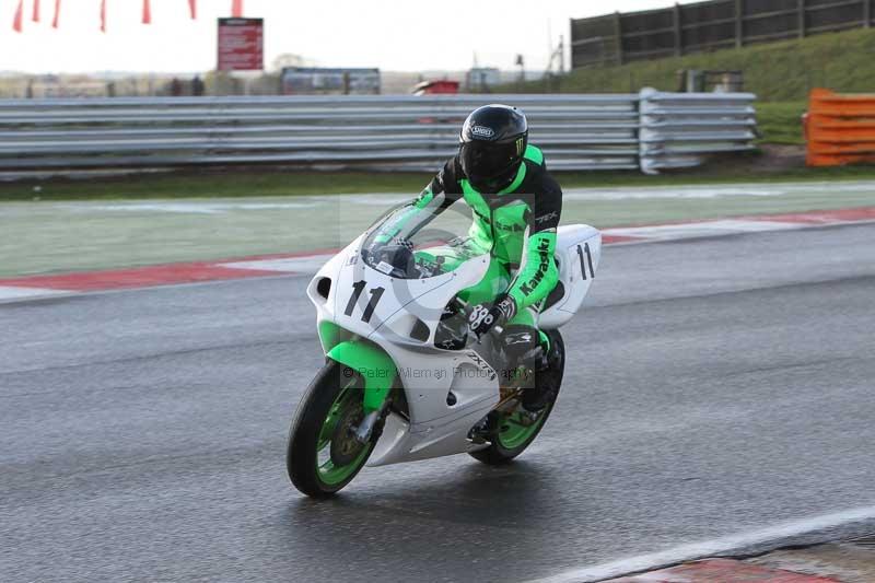 Motorcycle action photographs;Trackday digital images;event digital images;eventdigitalimages;no limits trackday;peter wileman photography;snetterton;snetterton circuit norfolk;snetterton photographs;trackday;trackday photos