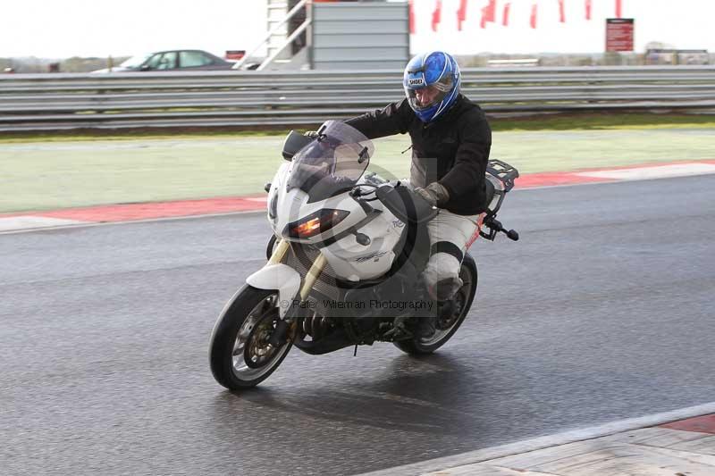 Motorcycle action photographs;Trackday digital images;event digital images;eventdigitalimages;no limits trackday;peter wileman photography;snetterton;snetterton circuit norfolk;snetterton photographs;trackday;trackday photos