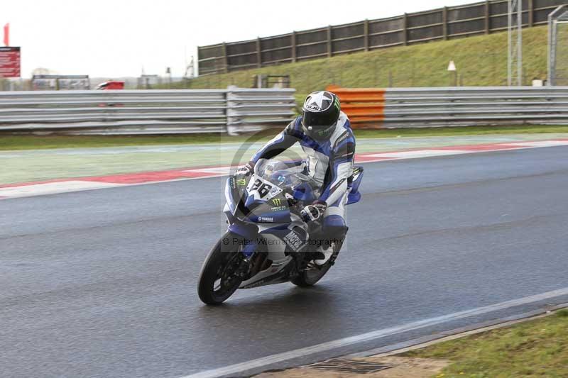 Motorcycle action photographs;Trackday digital images;event digital images;eventdigitalimages;no limits trackday;peter wileman photography;snetterton;snetterton circuit norfolk;snetterton photographs;trackday;trackday photos