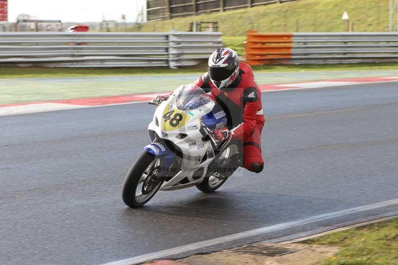 Motorcycle action photographs;Trackday digital images;event digital images;eventdigitalimages;no limits trackday;peter wileman photography;snetterton;snetterton circuit norfolk;snetterton photographs;trackday;trackday photos