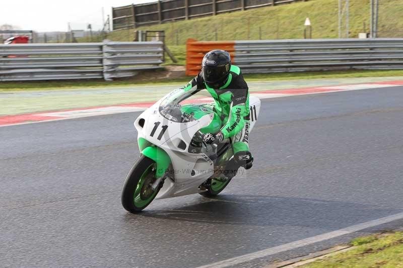 Motorcycle action photographs;Trackday digital images;event digital images;eventdigitalimages;no limits trackday;peter wileman photography;snetterton;snetterton circuit norfolk;snetterton photographs;trackday;trackday photos