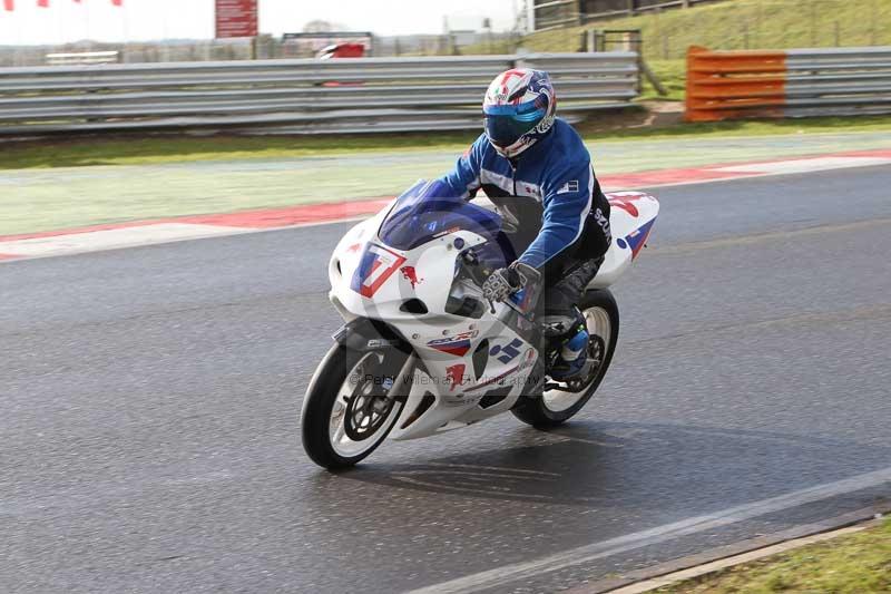 Motorcycle action photographs;Trackday digital images;event digital images;eventdigitalimages;no limits trackday;peter wileman photography;snetterton;snetterton circuit norfolk;snetterton photographs;trackday;trackday photos