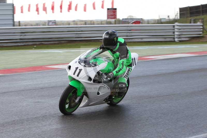 Motorcycle action photographs;Trackday digital images;event digital images;eventdigitalimages;no limits trackday;peter wileman photography;snetterton;snetterton circuit norfolk;snetterton photographs;trackday;trackday photos