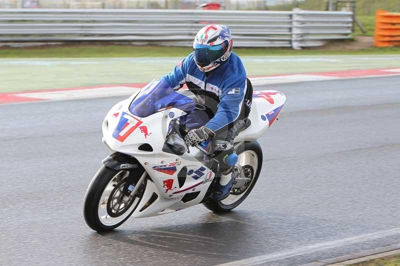 Motorcycle action photographs;Trackday digital images;event digital images;eventdigitalimages;no limits trackday;peter wileman photography;snetterton;snetterton circuit norfolk;snetterton photographs;trackday;trackday photos
