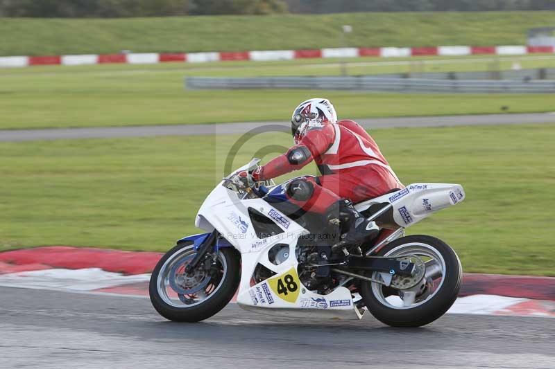 Motorcycle action photographs;Trackday digital images;event digital images;eventdigitalimages;no limits trackday;peter wileman photography;snetterton;snetterton circuit norfolk;snetterton photographs;trackday;trackday photos