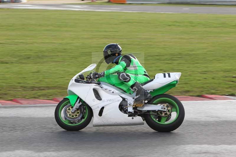 Motorcycle action photographs;Trackday digital images;event digital images;eventdigitalimages;no limits trackday;peter wileman photography;snetterton;snetterton circuit norfolk;snetterton photographs;trackday;trackday photos