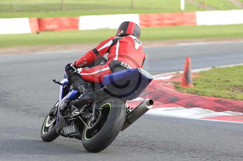 Motorcycle action photographs;Trackday digital images;event digital images;eventdigitalimages;no limits trackday;peter wileman photography;snetterton;snetterton circuit norfolk;snetterton photographs;trackday;trackday photos