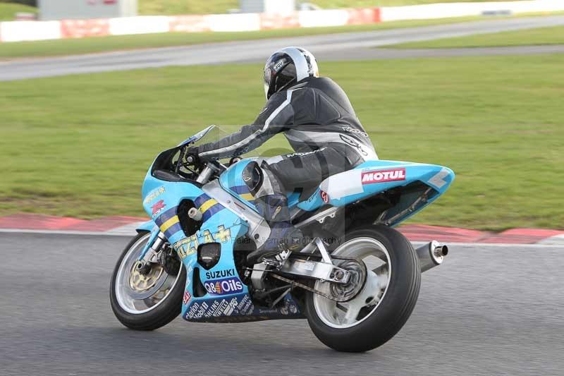 Motorcycle action photographs;Trackday digital images;event digital images;eventdigitalimages;no limits trackday;peter wileman photography;snetterton;snetterton circuit norfolk;snetterton photographs;trackday;trackday photos