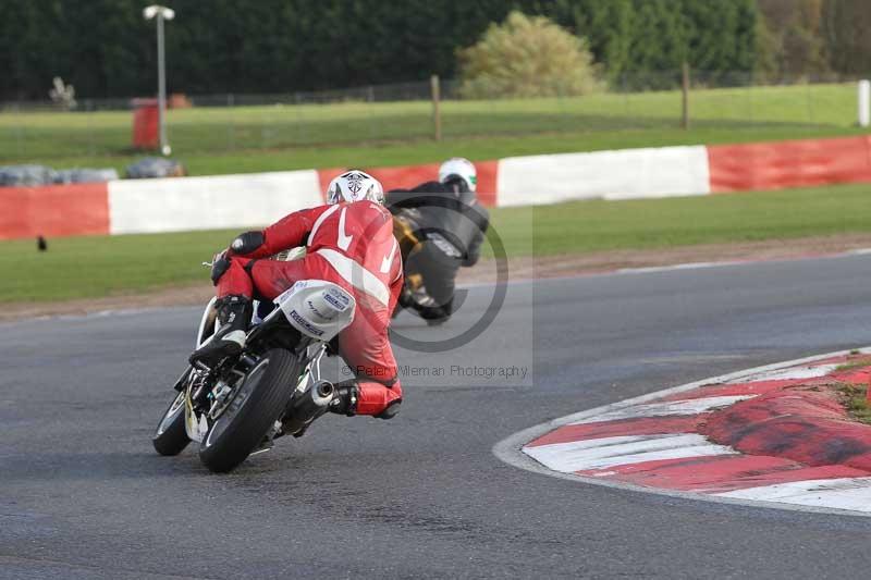 Motorcycle action photographs;Trackday digital images;event digital images;eventdigitalimages;no limits trackday;peter wileman photography;snetterton;snetterton circuit norfolk;snetterton photographs;trackday;trackday photos